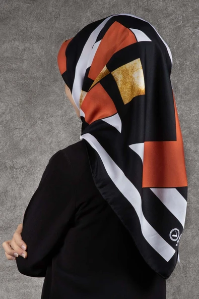 Twill Çizgili ve Gold Desenli Siyah - Taba Renkli 90x90 Eşarp (İpek İçermez) Kenar Dikiş Şekli El Dikişli ürün görseli 1