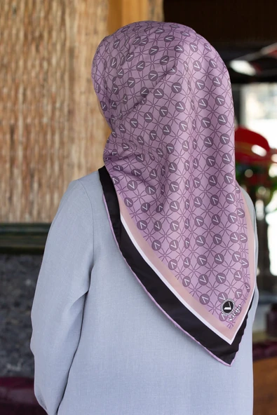 Twill V Desenli Lila Renkli 90x90 Eşarp (İpek İçermez) Dikim Şekli : El Dikişi ürün görseli 1