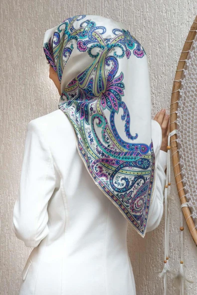 %100 Twill İpek Şal Desenli Krem - Saks Renkli 90x90 Eşarp Dikim Şekli : El Dikişi ürün görseli 1