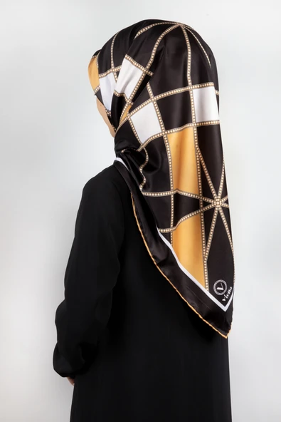 Twill Gold Detaylı Geometrik Çiçekli Desenli Hardal Renkli 90x90 Eşarp (İpek İçermez) Kenar Dikiş Şekli El Dikişli ürün görseli 1