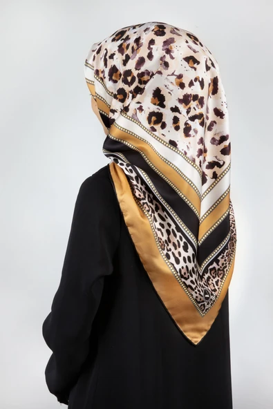 Twill Kemerli ve Leopar Desenli Hardal Renkli 90x90 Eşarp (İpek İçermez) Dikim Şekli : El Dikişi ürün görseli 1