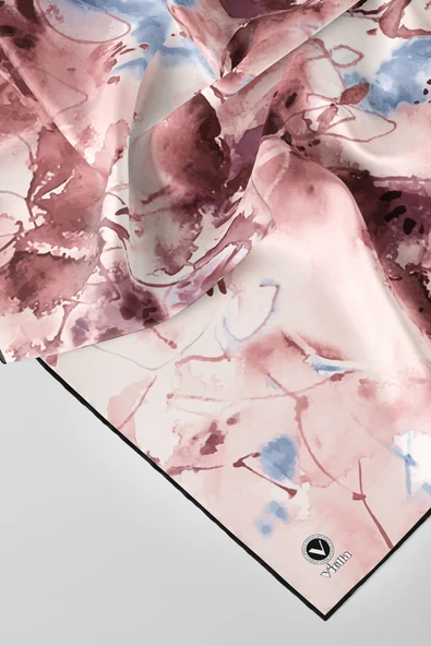 Twill Batik Çiçek Desenli Pudra Renkli 90x90 Eşarp (İpek İçermez) Kenar Dikiş Şekli El Dikişli ürün görseli 1
