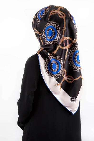 Twill Kemerli Ve Geometrik Desenli Saks Renkli 90x90 Eşarp (İpek İçermez) Kenar Dikiş Şekli El Dikişli ürün görseli 1