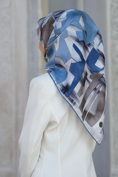 %100 Twill İpek Geometrik Desenli İndigo - Gri Renkli 90x90 Eşarp Dikim Şekli : El Dikişi ürün görseli 1