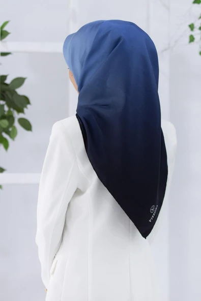 %100 Twill İpek Degrade Desenli Buz Mavisi Renkli 90x90 Eşarp Dikim Şekli : El Dikişi ürün görseli 1