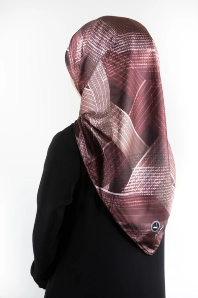 Twill Dokulu Geometrik Desenli Gül Kurusu Renkli 90x90 Eşarp (İpek İçermez) Kenar Dikiş Şekli El Dikişli ürün görseli 1