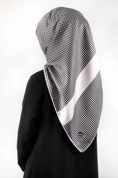 Twill Kazayaklı Şerit Desenli Krem Renkli 90x90 Eşarp (İpek İçermez) Dikim Şekli : El Dikişi ürün görseli 1