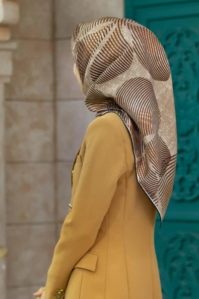 %100 Twill İpek Çizgili Çiçek Desenli Vizon - Taş Renkli 90x90 Eşarp Dikim Şekli : El Dikişi ürün görseli 1