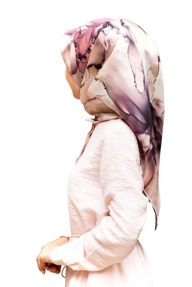 % 57 İPEK % 43 VİSKON Twill İpek Batik Çiçek Desenli Pudra - Bej Renkli 90x90 Eşarp Kenar Dikiş Şekli El Dikişli ürün görseli 1