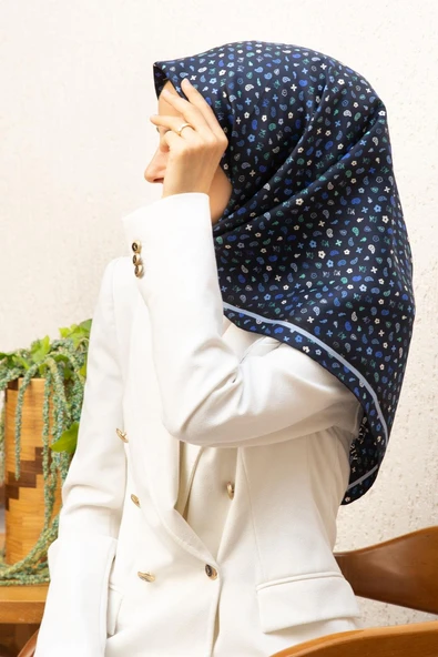%100 Twill İpek Çıtır Desenli Lacivert Renkli 90x90 Eşarp Dikim Şekli : El Dikişi ürün görseli 1