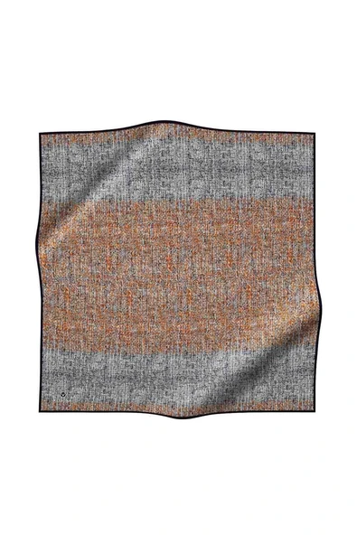 %100 Twill İpek Dokulu Desen Turuncu - Siyah Renkli 90x90 Eşarp Kenar Dikiş Şekli El Dikişli ürün görseli 1