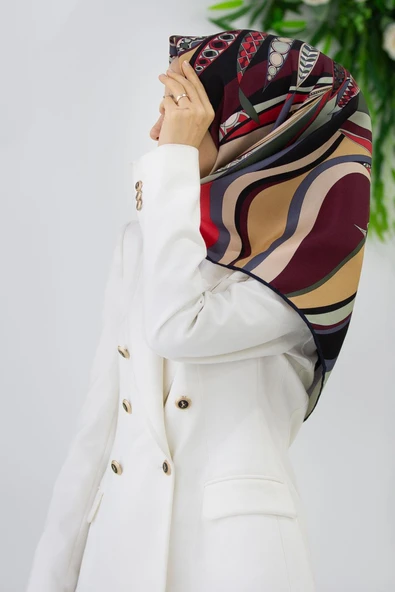 100% Twill Etnik Yaprak Desenli Kırmızı Renkli 90x90 Dikim Şekli : El Dikişi Eşarp ürün görseli 1