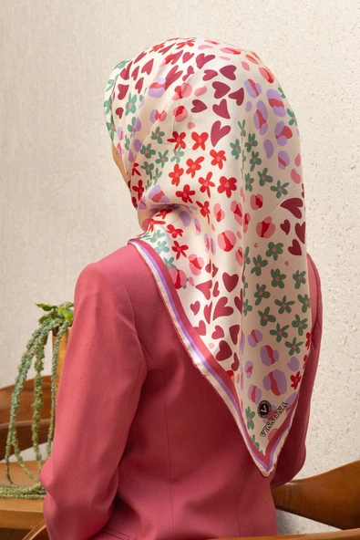 %100 Twill İpek Kalpli Leopar Desenli Gül Kurusu - Lila Renkli 90x90 Eşarp Dikim Şekli : El Dikişi ürün görseli 1