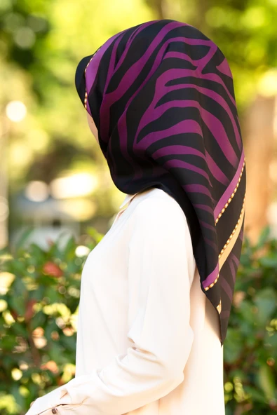 %100 Twill İpek Zebra Desenli Mürdüm - Bej Renkli 90x90 Eşarp Dikim Şekli : El Dikişi ürün görseli 1