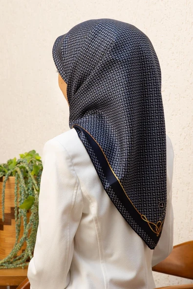%100 Twill İpek Minik Motif Desenli Lacivert - Lacivert Renkli 90x90 Eşarp Dikim Şekli : El Dikişi ürün görseli 1