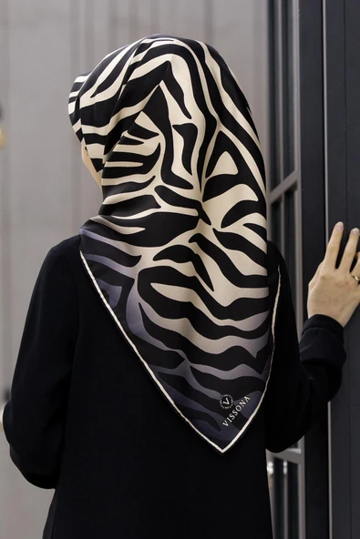 %100 Twill İpek Zebra Desenli Krem - Siyah Renkli 90x90 Eşarp Dikim Şekli : El Dikişi ürün görseli 1