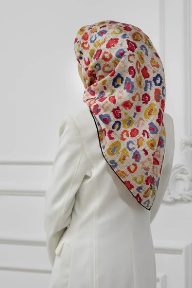%100 Twill İpek Renkli Leopar Desenli Turuncu - Sarı Renkli 90x90 Eşarp Kenar Dikiş Şekli El Dikişli ürün görseli 1