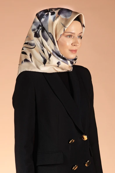%100 Twill İpek Çiçek Desenli Bej - Füme Renkli 90x90 Dikim Şekli : El Dikişi Eşarp ürün görseli 1