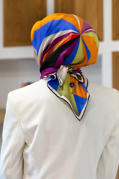 %100 Twill İpek Geometrik Desenli Kırmızı - Mürdüm Renkli 90x90 Eşarp Dikim Şekli : El Dikişi ürün görseli 1