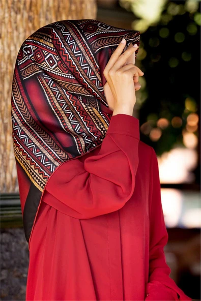 %100 Twill İpek Etnik Desenli Siyah - Bordo Renkli 90x90 Eşarp Dikim Şekli : El Dikişi ürün görseli 1