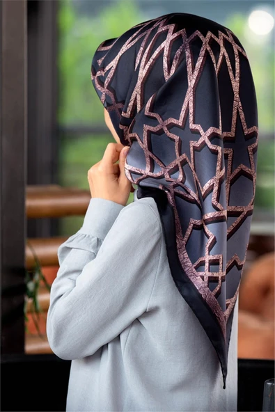 %100 Twill Türk Motifi  Desenli Gri Renkli 90x90 Eşarp Dikim Şekli: El Dikişi ürün görseli 1