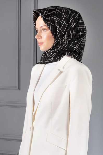 %100 Twill İpek Çizgi Desenli Siyah - Krem Renkli 90x90 Eşarp Dikim Şekli : El Dikişi ürün görseli 1