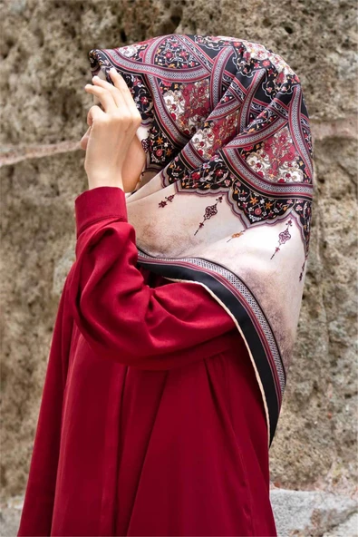 %100 Twill İpek Şal Desenli Siyah - Bordo Renkli 90x90 Eşarp Dikim Şekli : El Dikişi ürün görseli 1