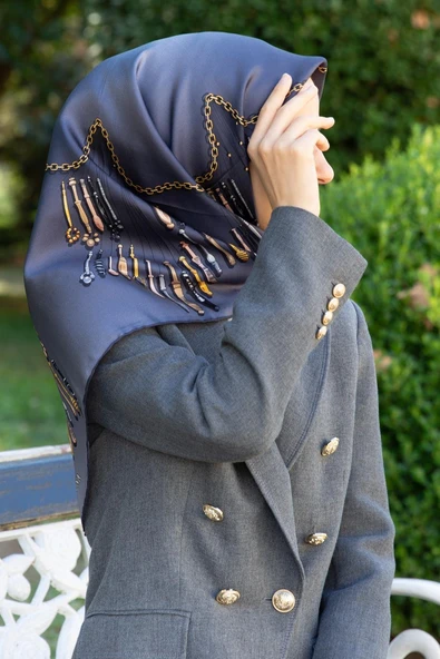 %100 Twill İpek Zincir Desenli Füme Renkli 90x90 Eşarp Dikim Şekli : El Dikişi ürün görseli 1