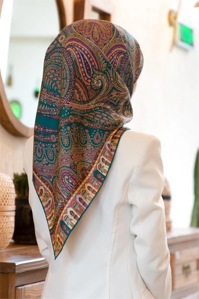 %100 Twill İpek Etro Desenli Petrol Mavisi Renkli 90x90 Eşarp Dikim Şekli : El Dikişi ürün görseli 1