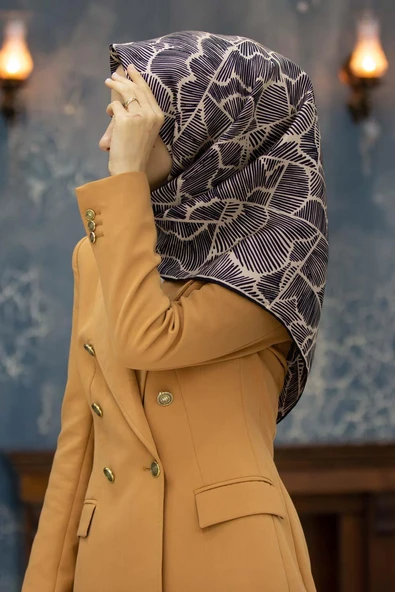 %100 Twill İpek Geometrik Desenli Siyah - Bej Renkli 90x90 Eşarp Dikim Şekli : El Dikişi ürün görseli 1