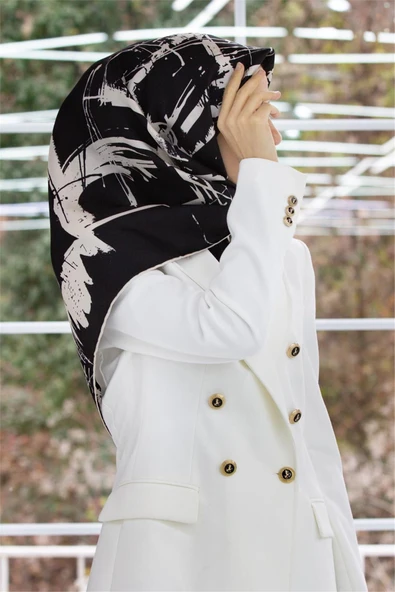 %100 Twill İpek Geometrik Desenli Siyah - Krem Renkli 90x90 Eşarp Dikim Şekli : El Dikişi ürün görseli 1