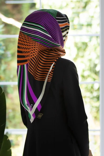 %100 Twill İpek Çizgili Desenli Turuncu - Fuşya Renkli 90x90 Eşarp Dikim Şekli : El Dikişi ürün görseli 1