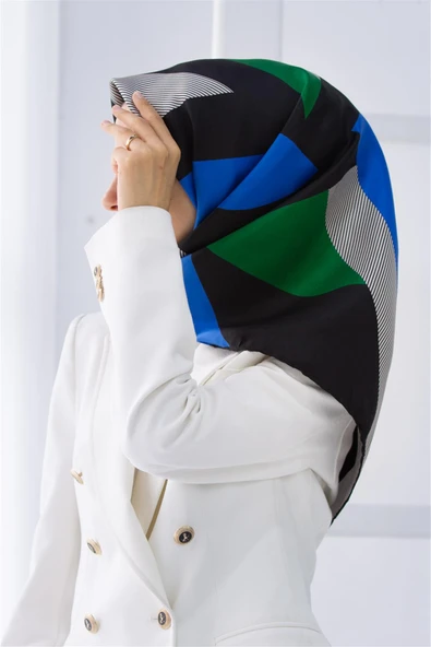 %100 Twill İpek Geometrik Çizgi Desenli Saks - Zümrüt Yeşili Renkli 90x90 Eşarp Kenar Dikiş Şekli El Dikişli ürün görseli 1