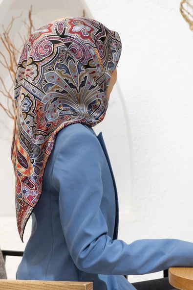 100% Twill İpek Etnik Desenli Bordo - İndigo Renkli 90x90 Dikim Şekli : El Dikişi Eşarp ürün görseli 1