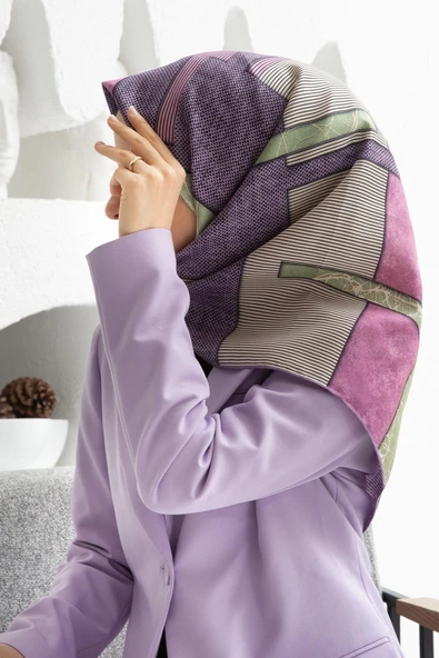 %100 Twill İpek Geometrik Desenli Lila Renkli 90x90 Eşarp Dikim Şekli : El Dikişi ürün görseli 1