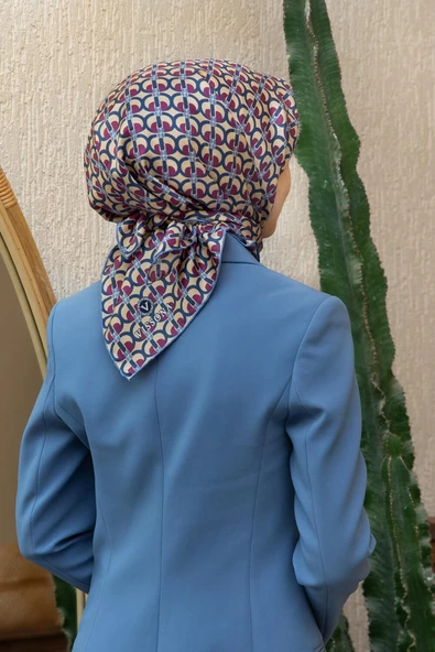 %100 Twill İpek Geometrik Desenli Bej - Mürdüm Renkli 90x90 Eşarp Dikim Şekli : El Dikişi ürün görseli 1