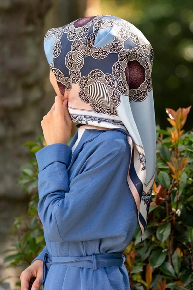 %100 Twill Türk Motifi  Desenli Pudra - Bebe Mavisi Renkli 90x90 Eşarp Dikim Şekli: El Dikişi ürün görseli 1