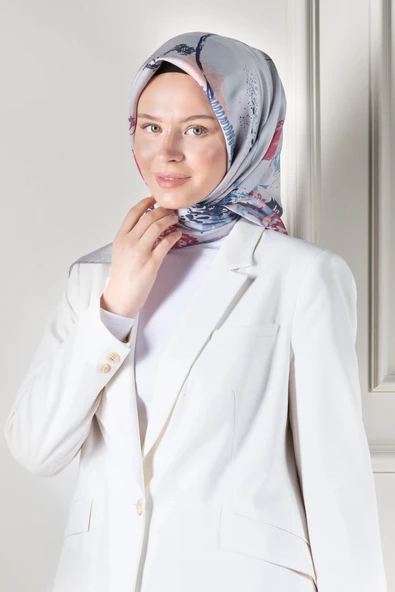 %100 Twill İpek Suluboya Çiçek Desenli Gri - Pudra Renkli 90x90 Eşarp Dikim Şekli : El Dikişi ürün görseli 1