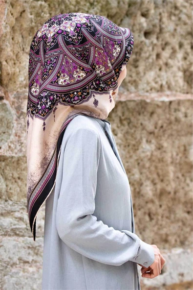 %100 Twill İpek Şal Desenli Siyah - Mürdüm Renkli 90x90 Eşarp Dikim Şekli : El Dikişi ürün görseli 1
