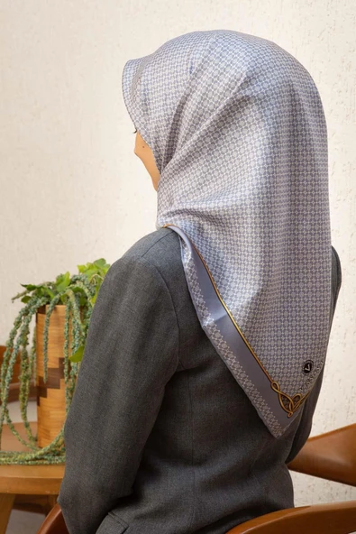 %100 Twill İpek Minik Motif Desenli Gri - Krem Renkli 90x90 Eşarp Dikim Şekli : El Dikişi ürün görseli 1