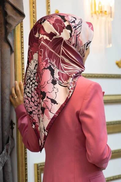 %100 Twill İpek Yaprak Desenli Bordo - Siyah Renkli 90x90 Eşarp Dikim Şekli : El Dikişi ürün görseli 1