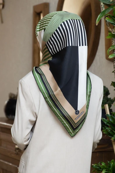 %100 Twill İpek Geometrik Desenli Haki Renkli 90x90 Eşarp Dikim Şekli : El Dikişi ürün görseli 1