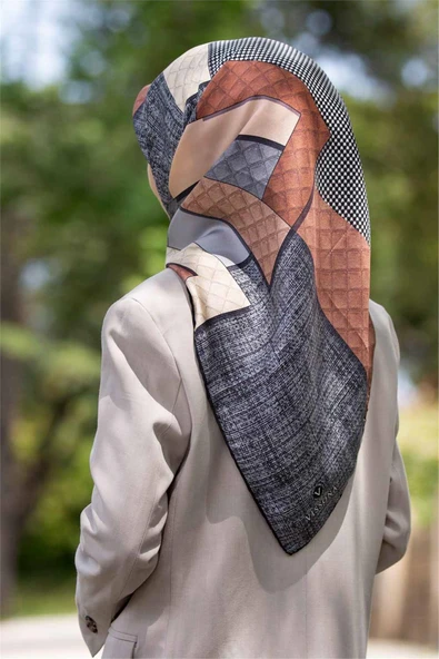%100 Twill İpek Kazayaklı Ve Geometrik Desenli Gri - Bakır Renkli 90x90 Eşarp Dikim Şekli : El Dikişi ürün görseli 1
