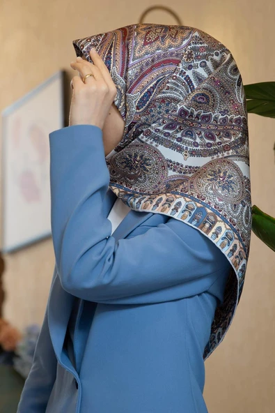 %100 Twill İpek Etro Desenli Gri - Somon Renkli 90x90 Eşarp Dikim Şekli : El Dikişi ürün görseli 1