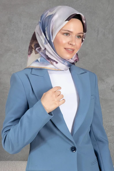 %100 Twill İpek Yaprak Desenli Bebe Mavisi - Pembe Renkli 90x90 Eşarp Dikim Şekli : El Dikişi ürün görseli 1