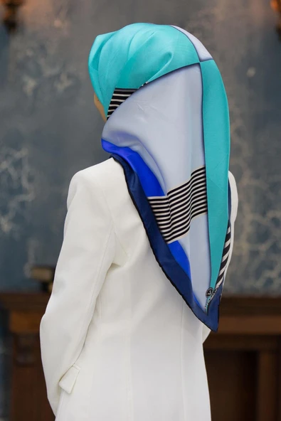 %100 Twill İpek Çizgili ve Geometrik Desenli Saks - Mint Yeşili Renkli 90x90 Eşarp Dikim Şekli : El Dikişi ürün görseli 1