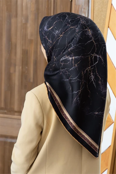 %100 Twill İpek Mermer Desenli Siyah Renkli 90x90 Eşarp Dikim Şekli : El Dikişi ürün görseli 1