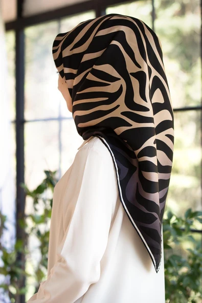 %100 Twill İpek Zebra Desenli Bej - Siyah Renkli 90x90 Eşarp Dikim Şekli : El Dikişi ürün görseli 1