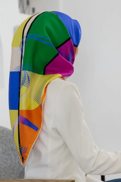 %100 Twill İpek Geometrik Desenli Turuncu - Saks Renkli 90x90 Eşarp Dikim Şekli : El Dikişi ürün görseli 1
