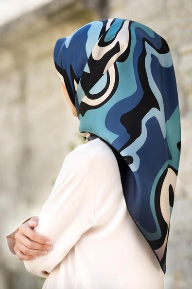 100% Twill İpek Dalga Desenli İndigo - Petrol Mavisi Renkli 90x90 Dikim Şekli : El Dikişi Eşarp ürün görseli 1